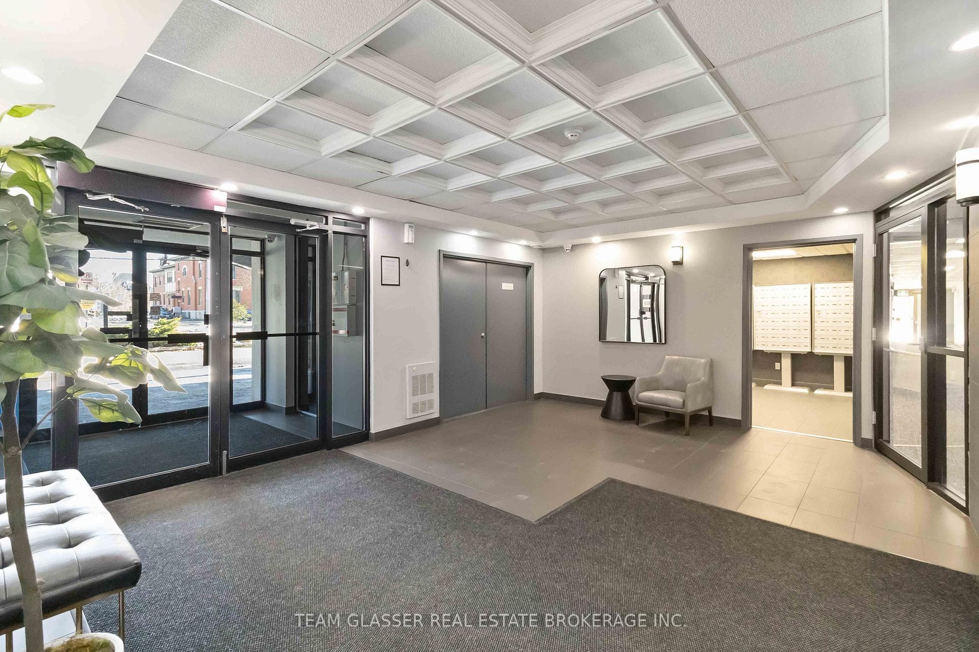 396 Queens Avenue Unit 801 photo 3