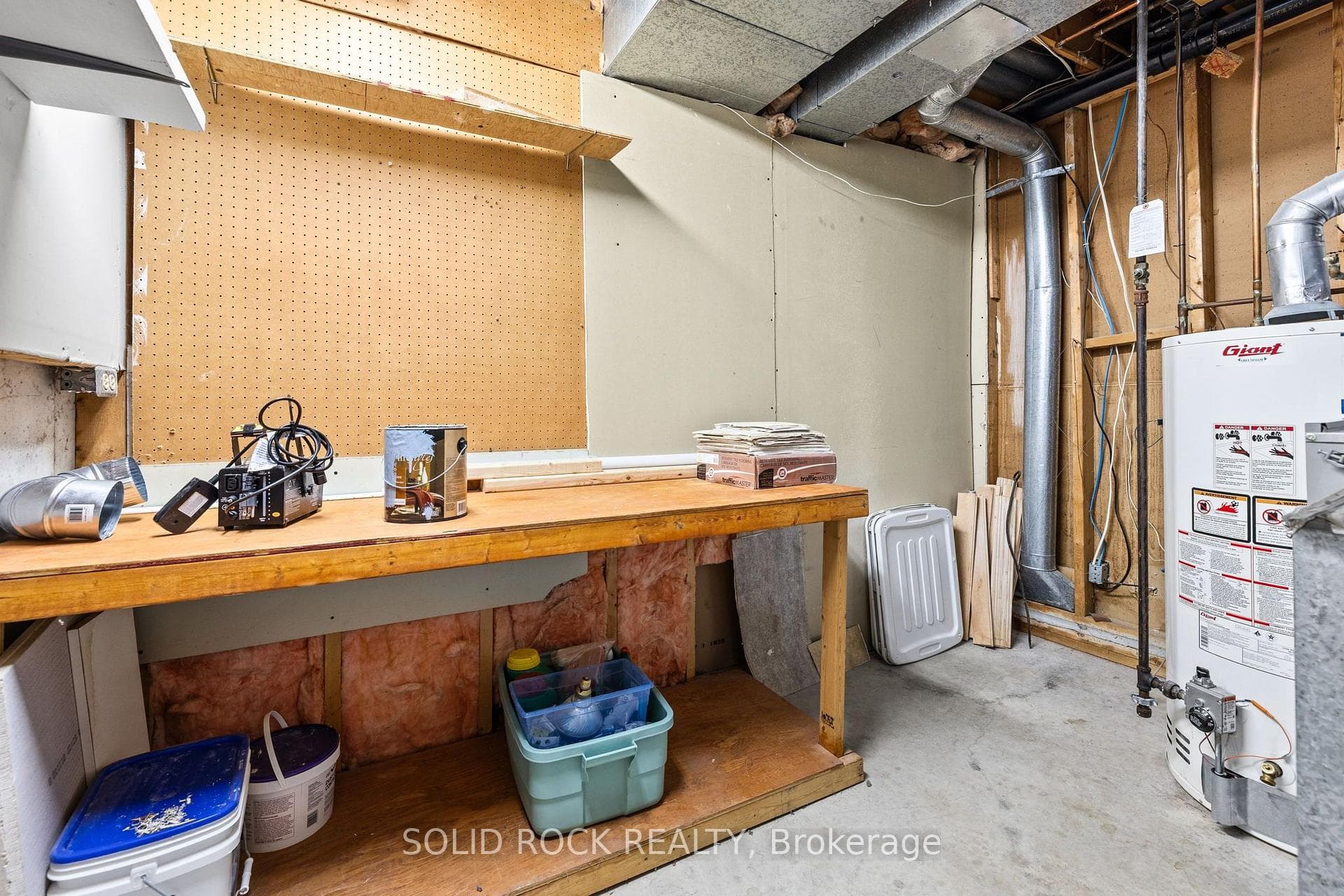 1631 Charbonneau Street photo 37