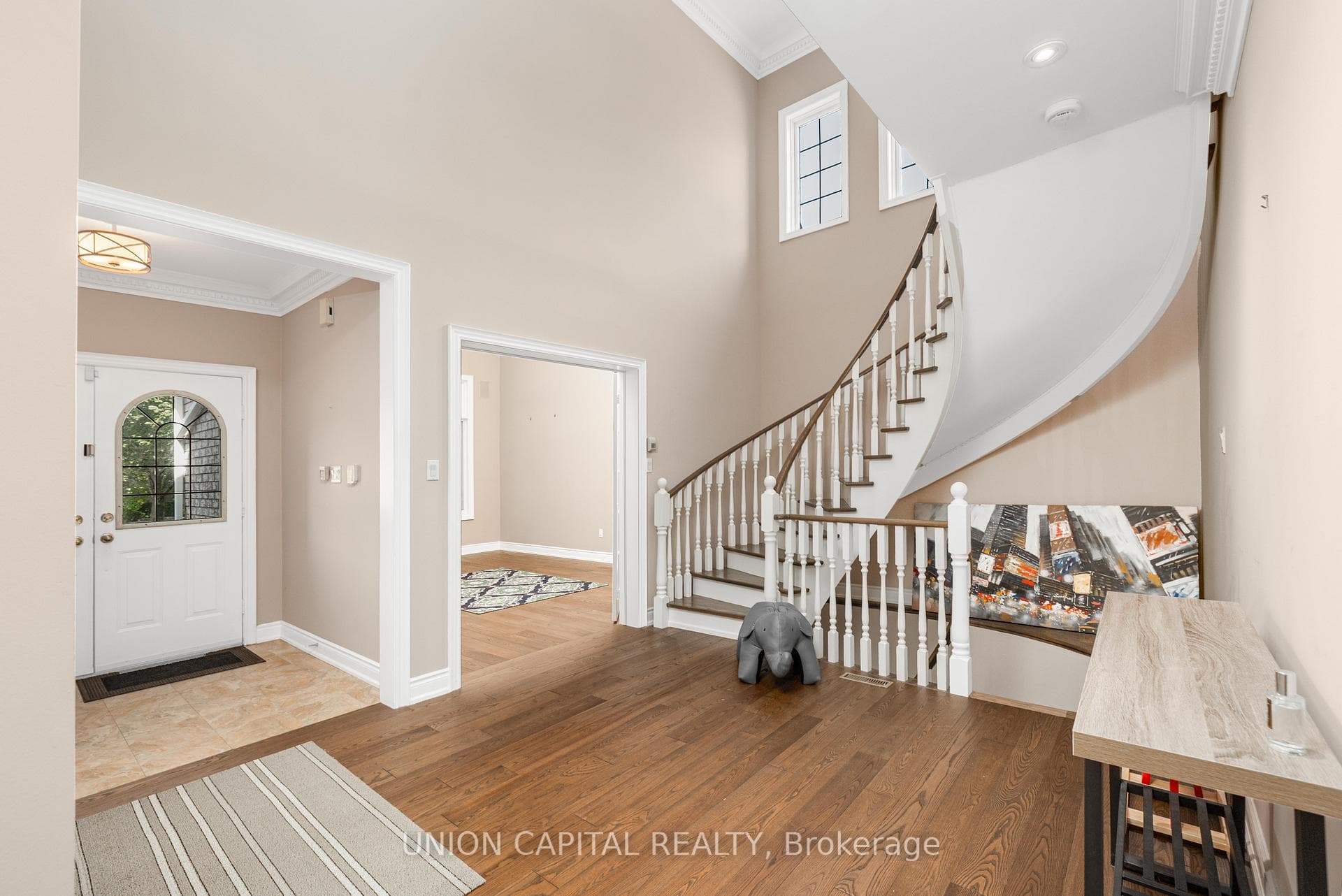 75 Langtry Place photo 5