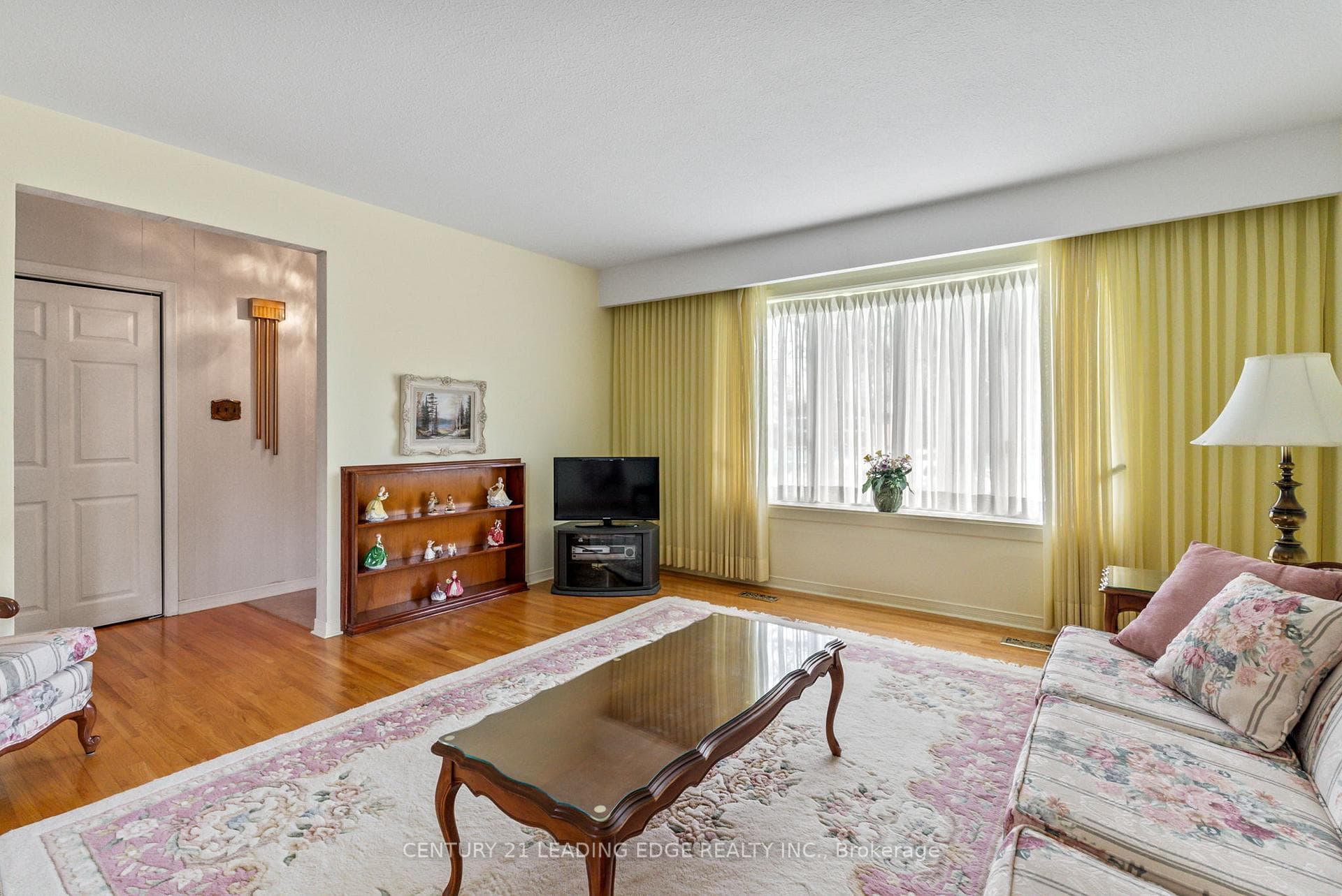 590 Central Park Boulevard photo 9