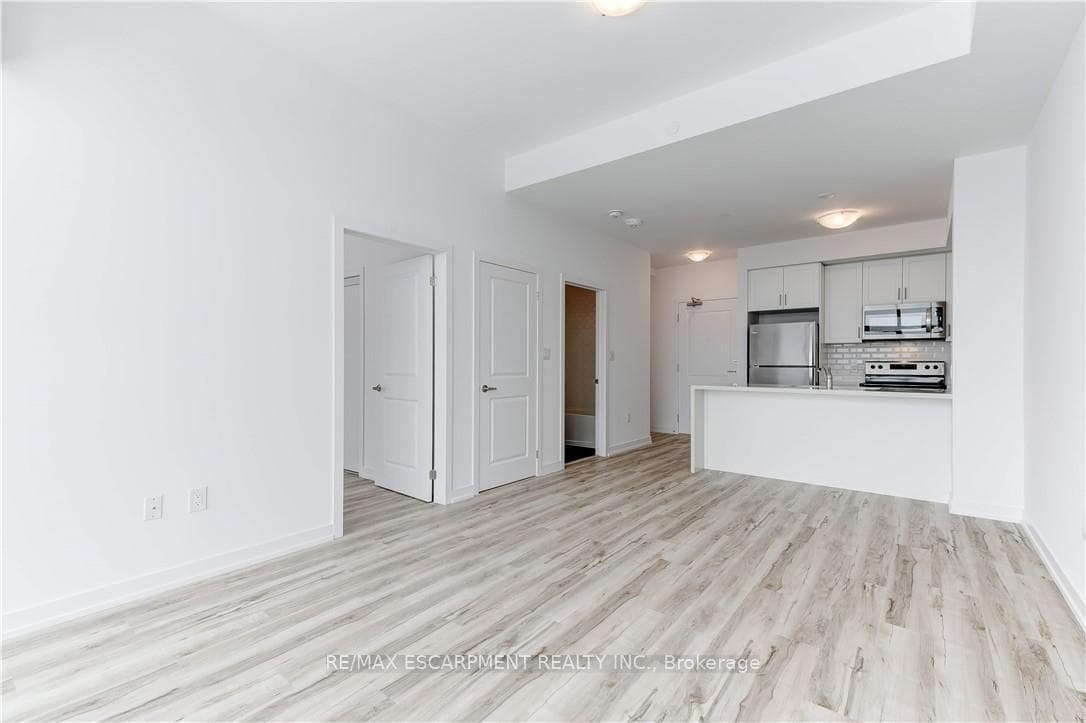 450 Dundas Street Unit 1204 photo 16