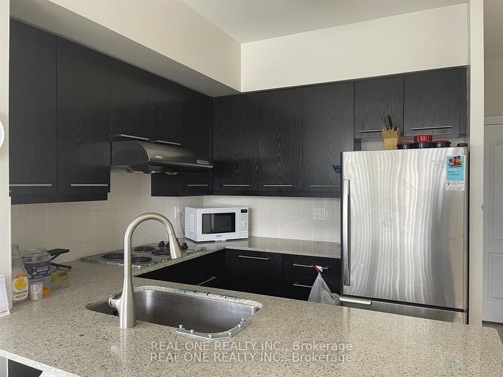 11211 Yonge Street Unit 1105 photo 9