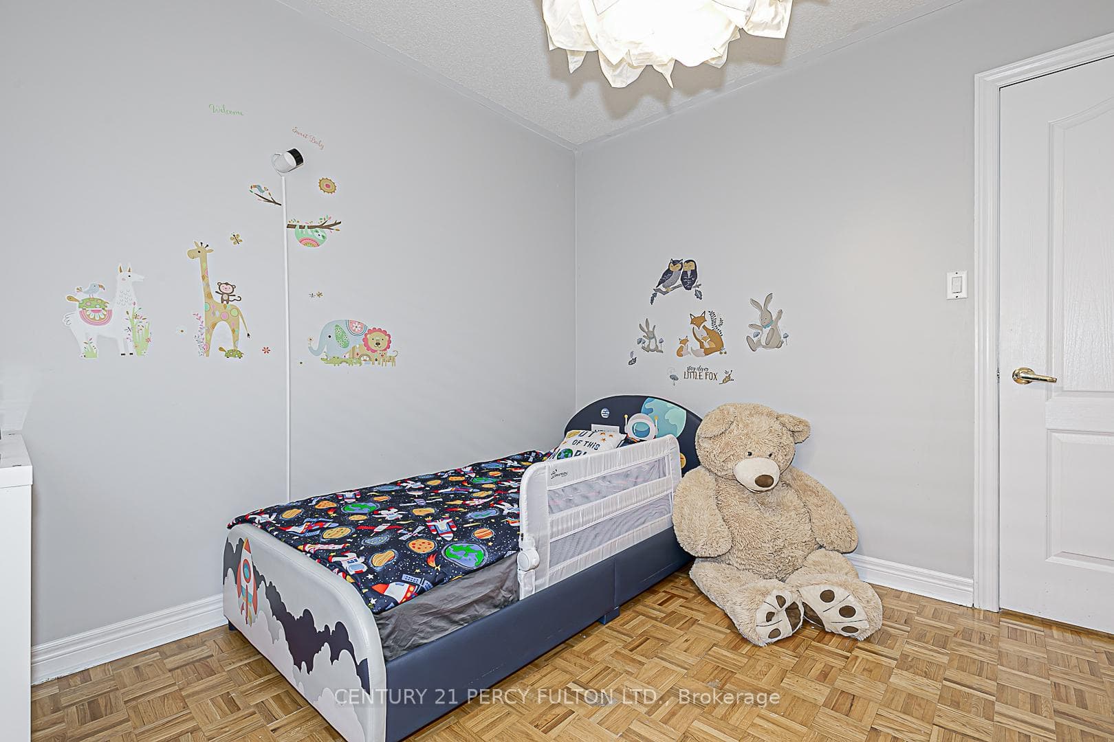 151 Rosanna Crescent photo 21
