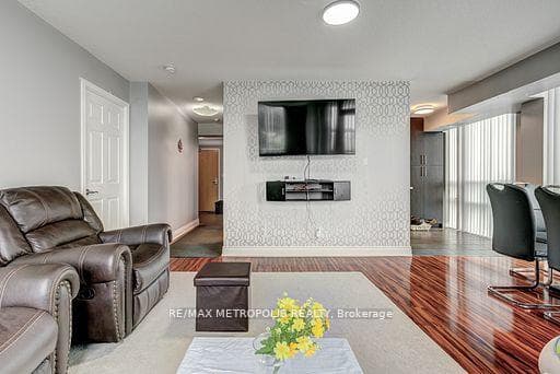 88 Grangeway Avenue Unit 609 photo 6
