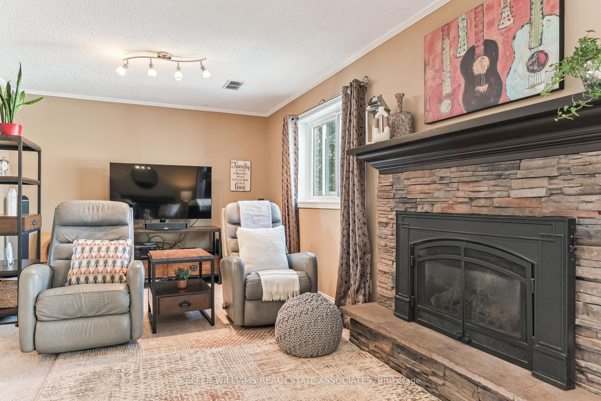 39 Erin Heights Drive photo 31