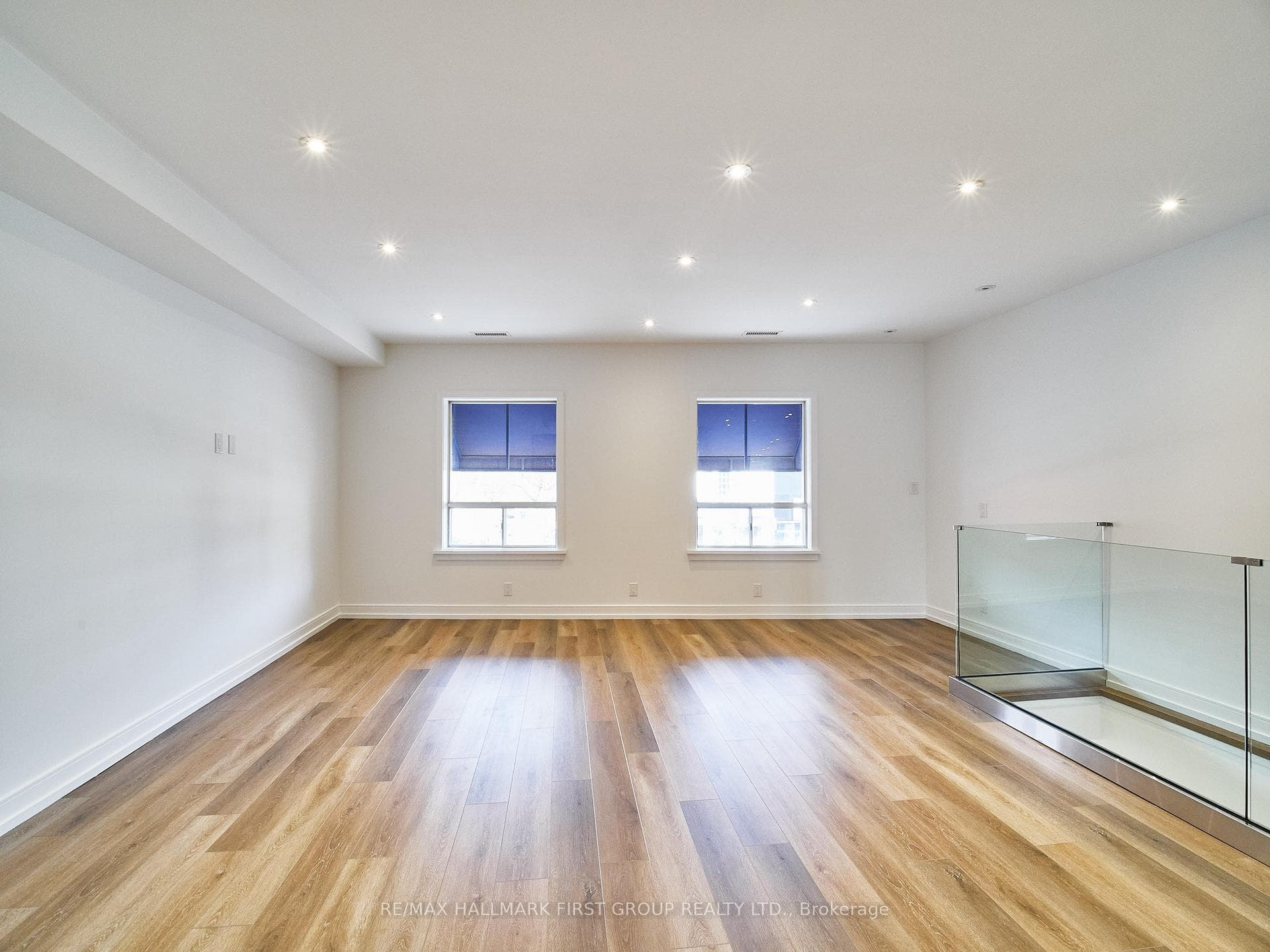 2598 Yonge Street Unit Upper photo 6