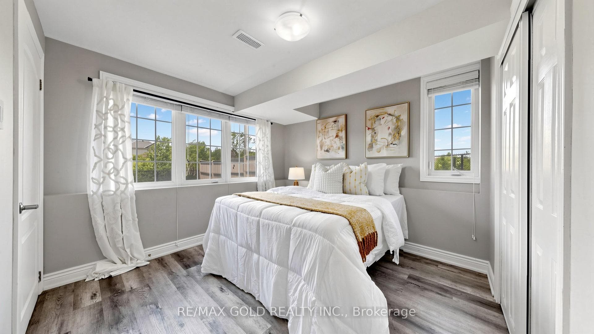 9 Edgewater Court photo 30