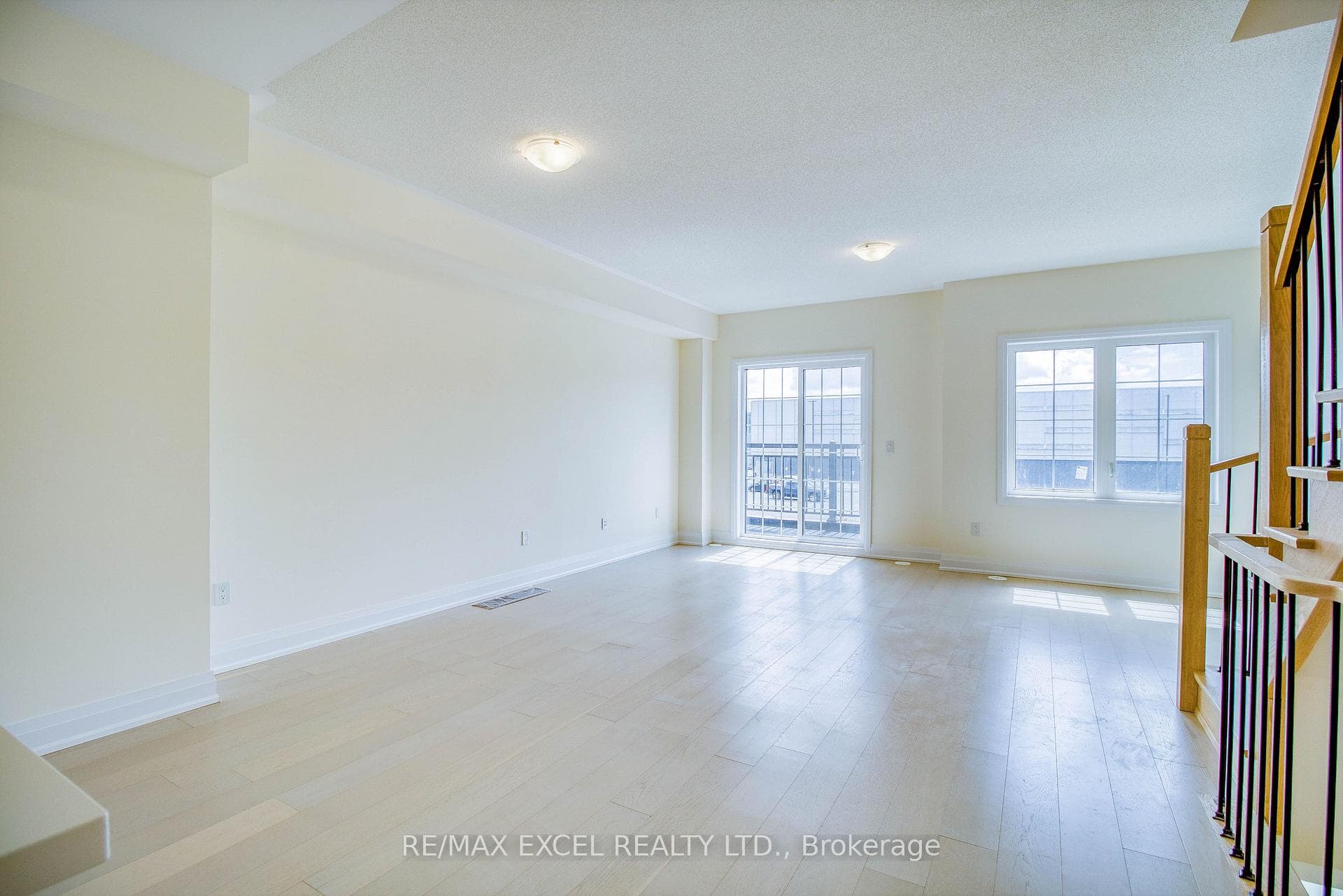 18 Clippers Crescent photo 9