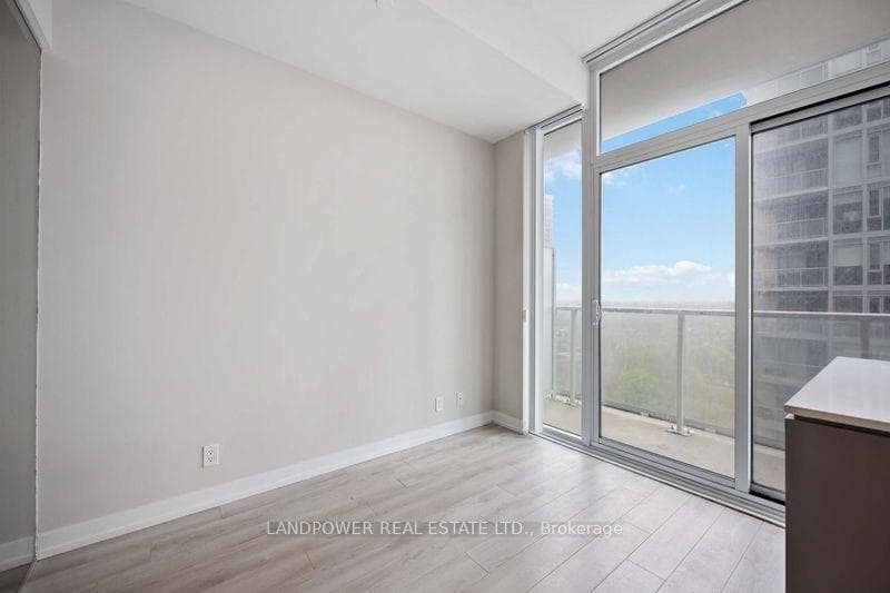 33 Helendale Avenue Unit 1102 photo 20
