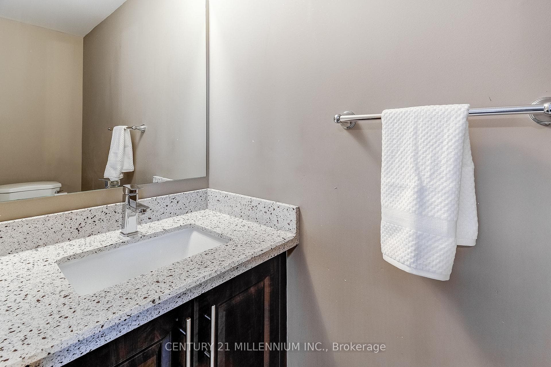 10 Evesham Crescent photo 19
