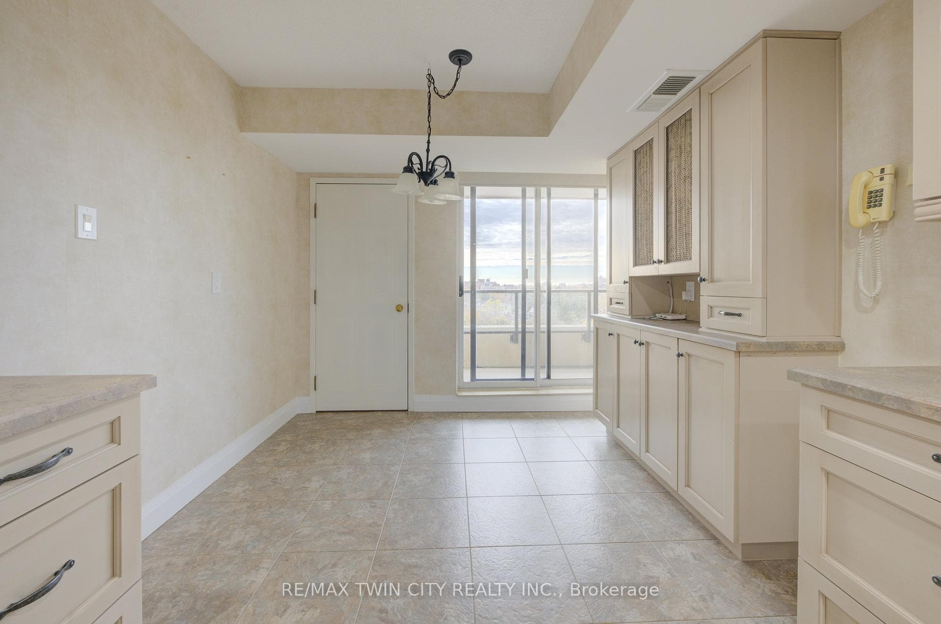 4 WILLOW Street Unit 1105 photo 12