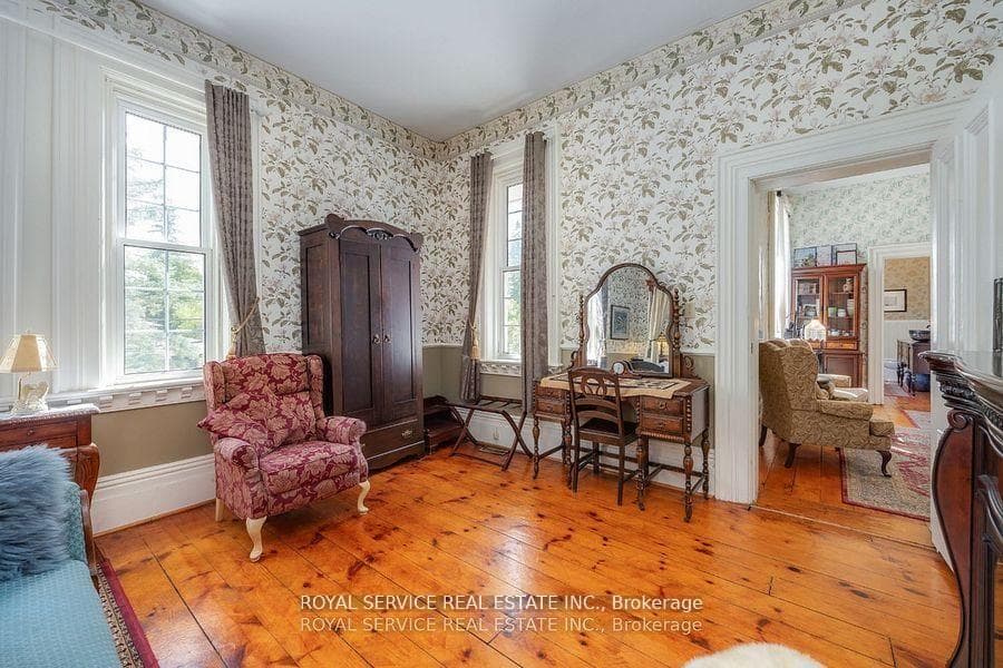 60 King Street photo 8
