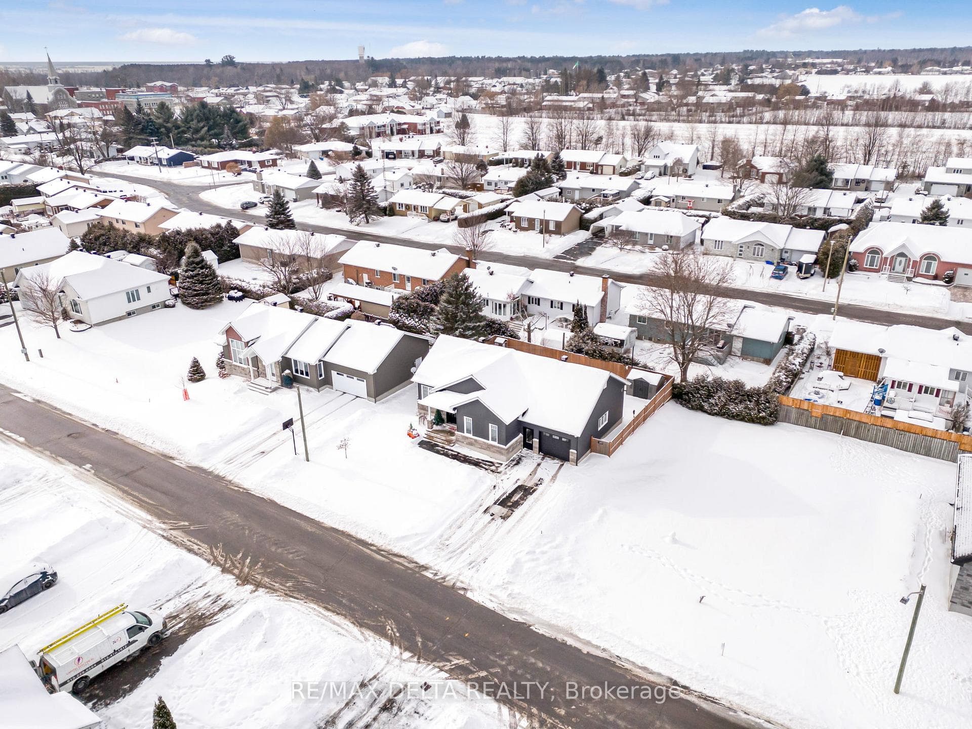 93 Richard Street photo 36