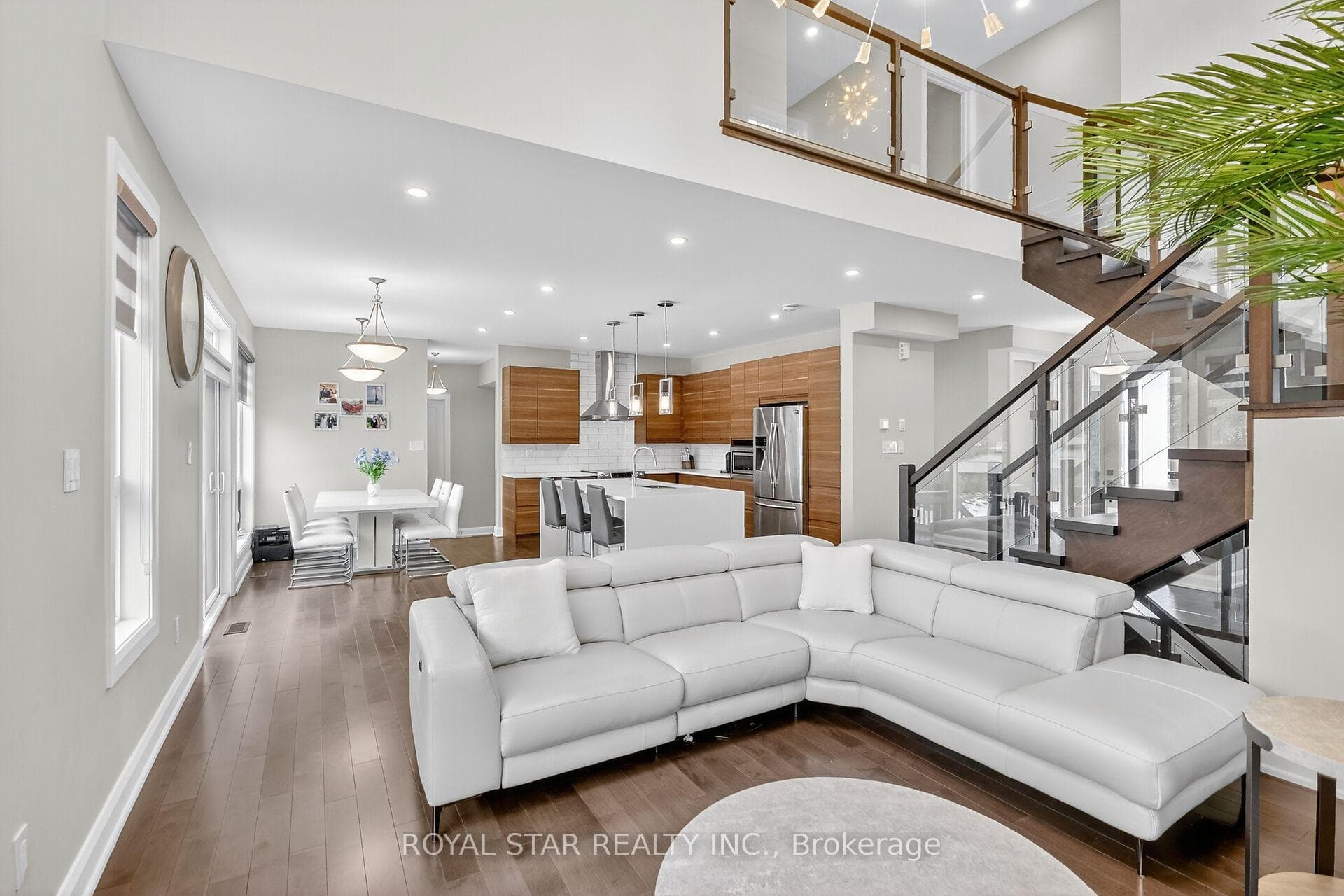 17 Rideau Heights Drive photo 10