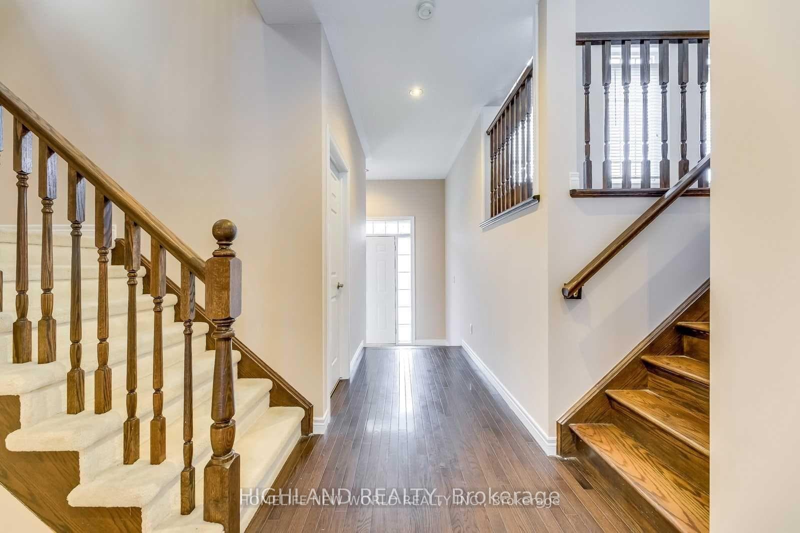 2316 Baronwood Drive photo 2