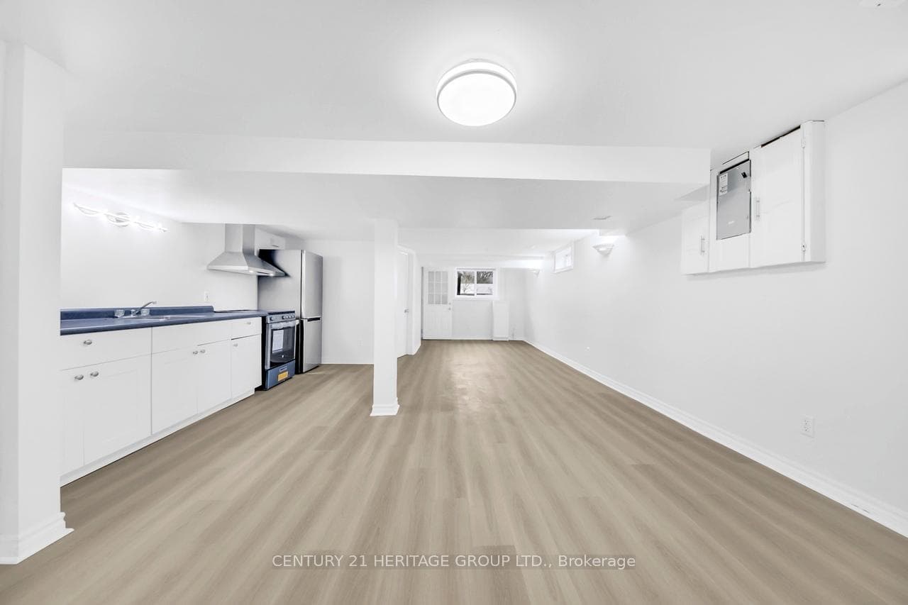 302 Avenue Road Unit Bsmt photo 5