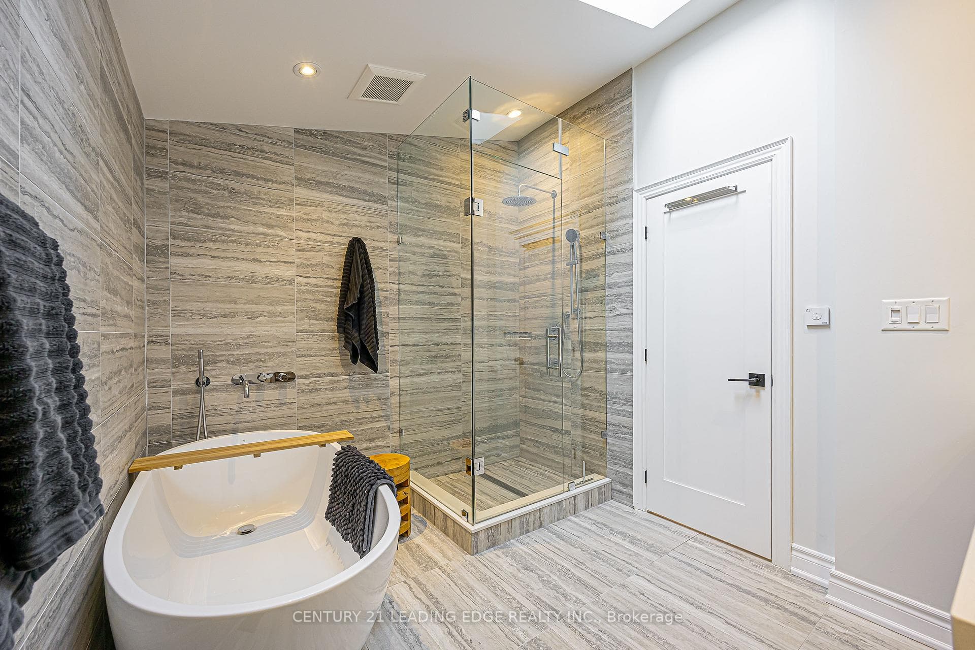 522 Woburn Avenue photo 24