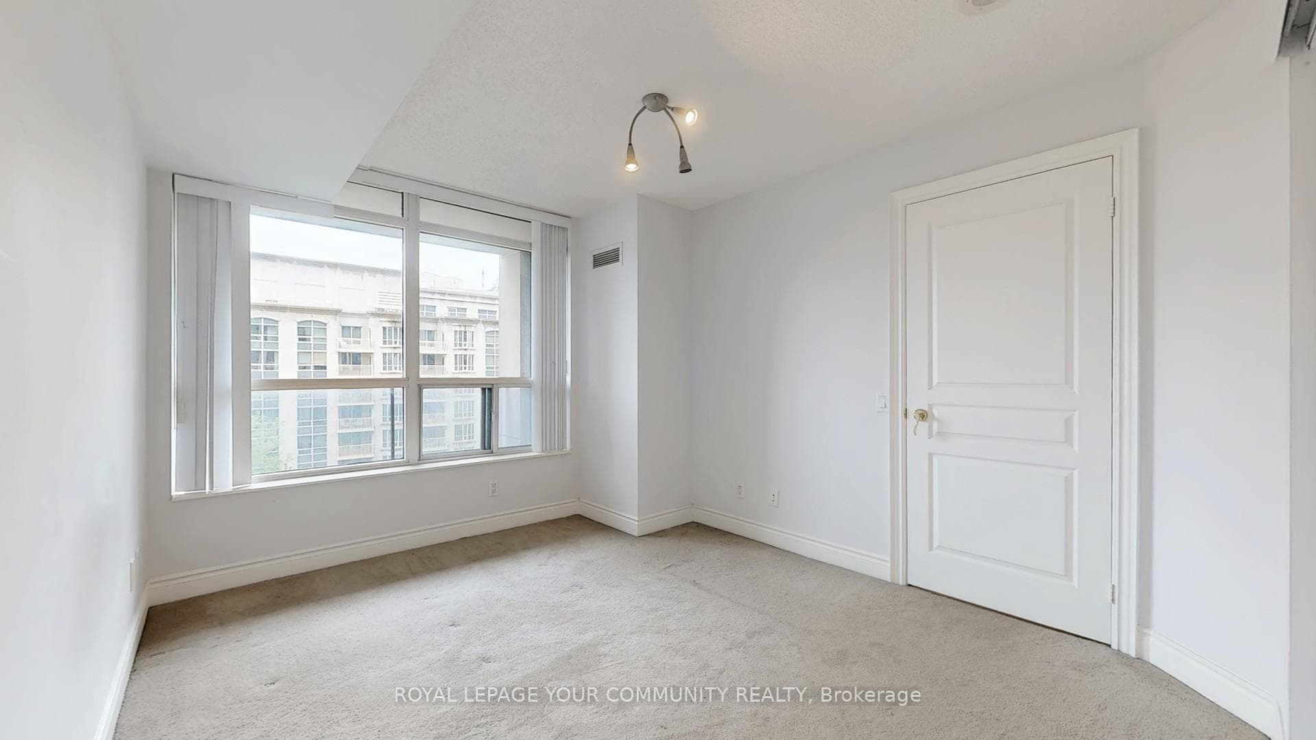 10 Northtown Way Unit 607 photo 29