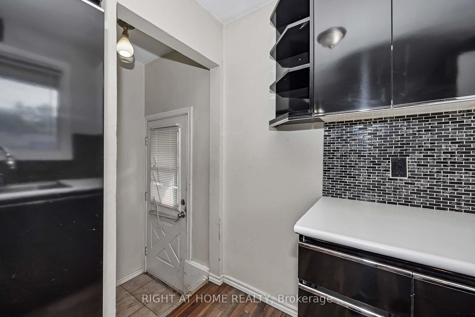 24 Largo Crescent photo 12