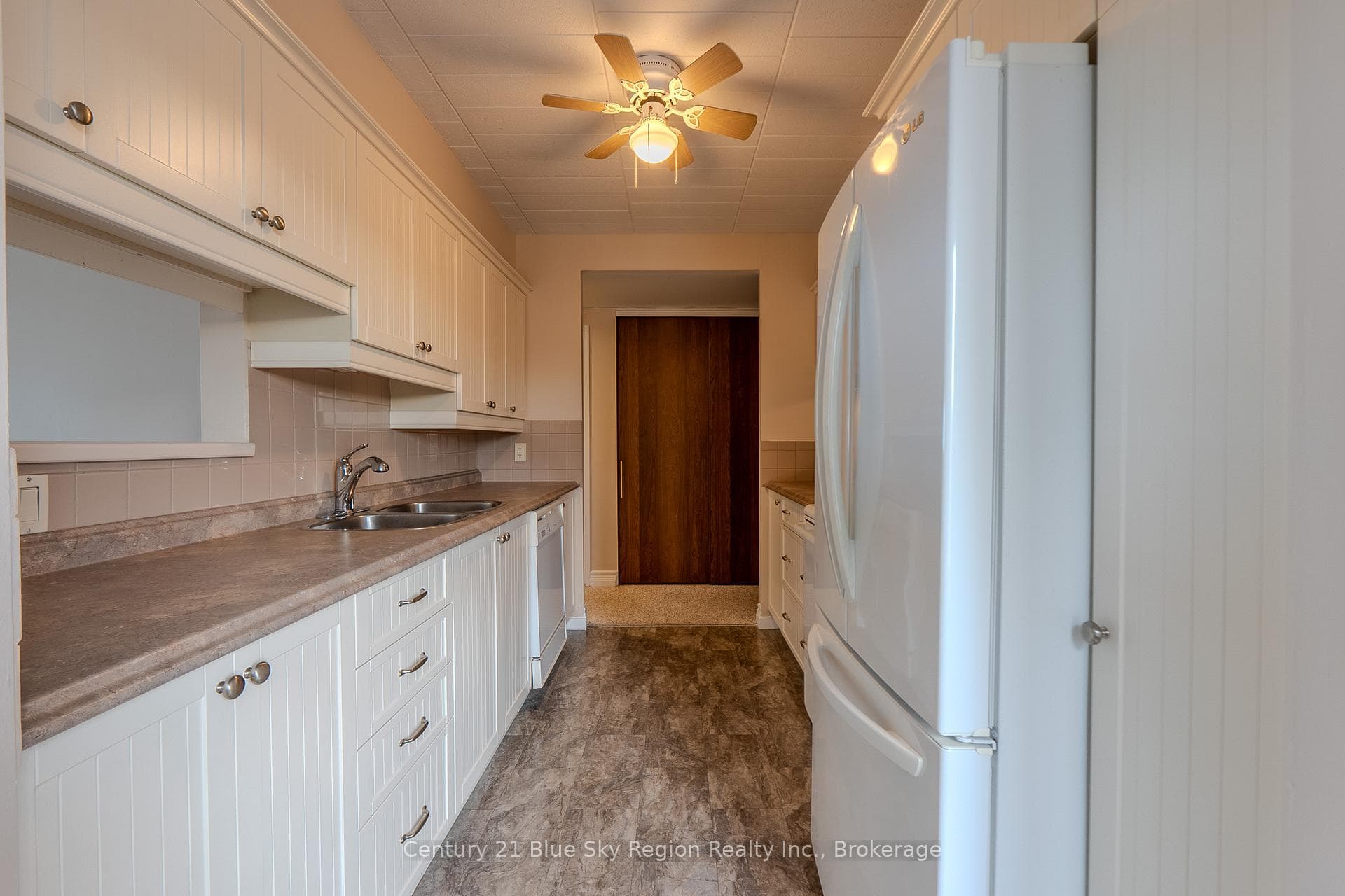 425 William Street Unit 401 photo 22