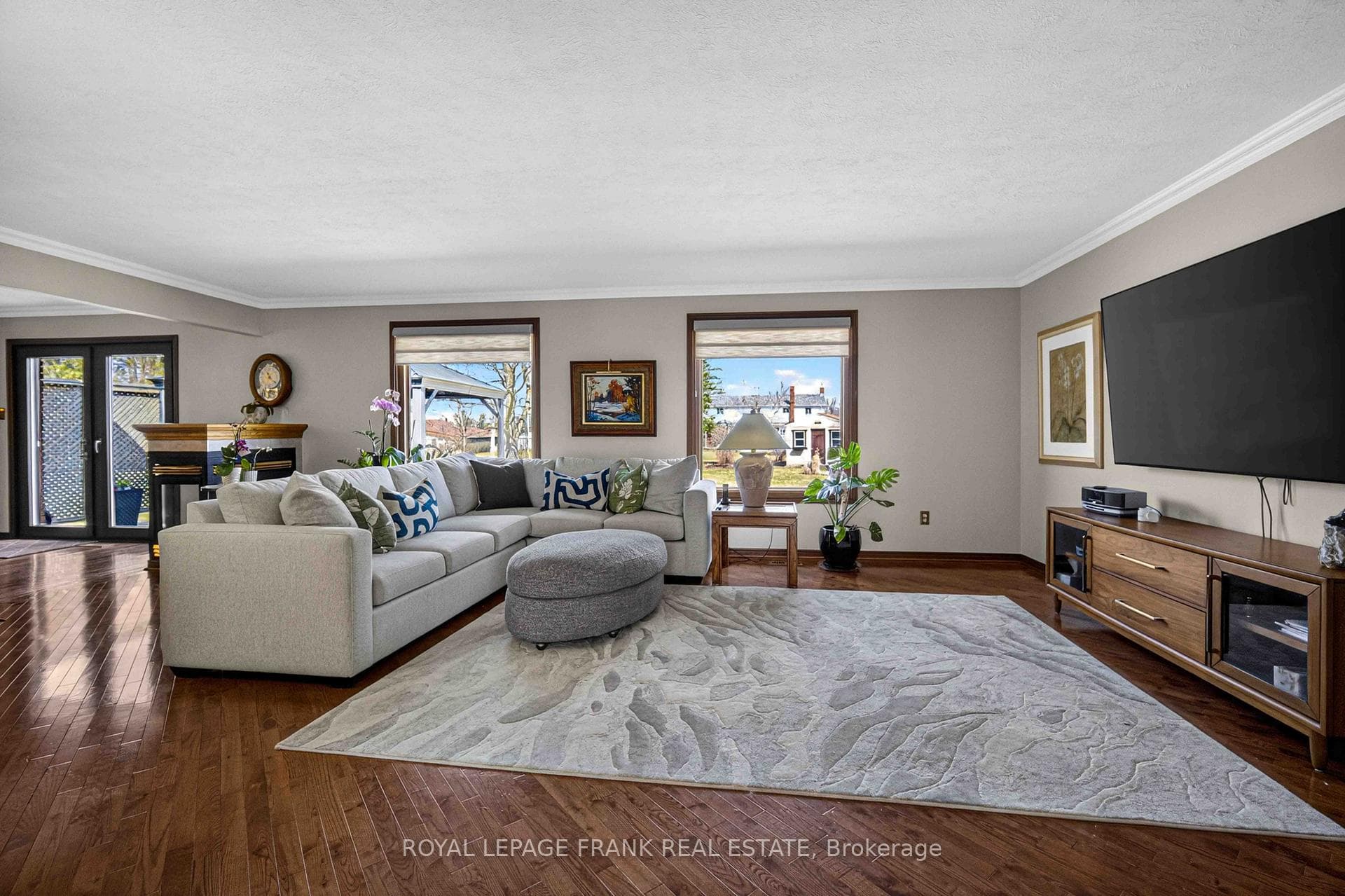 832 Parkhill Road photo 8