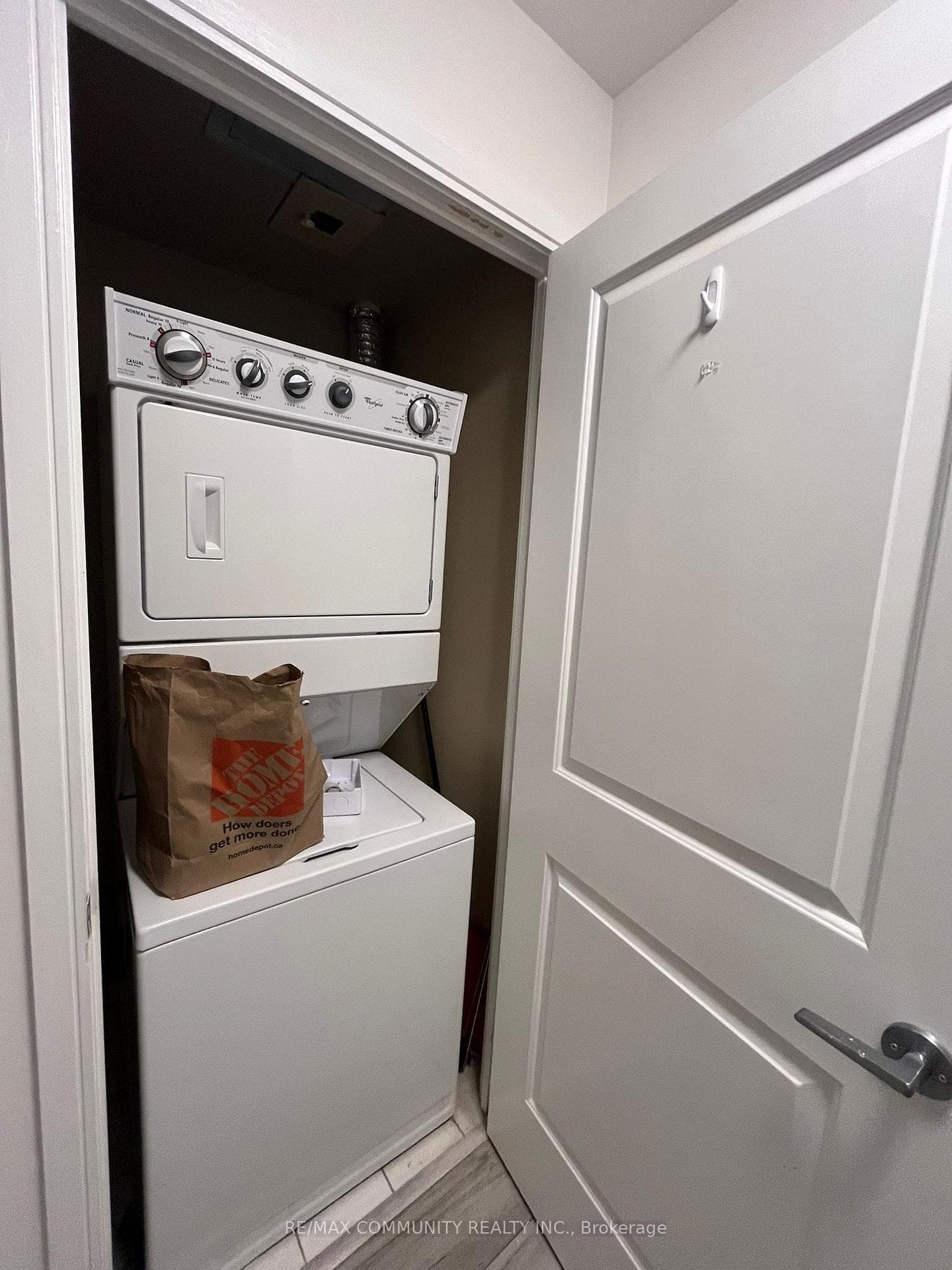 70 Absolute Avenue Unit 121 photo 15