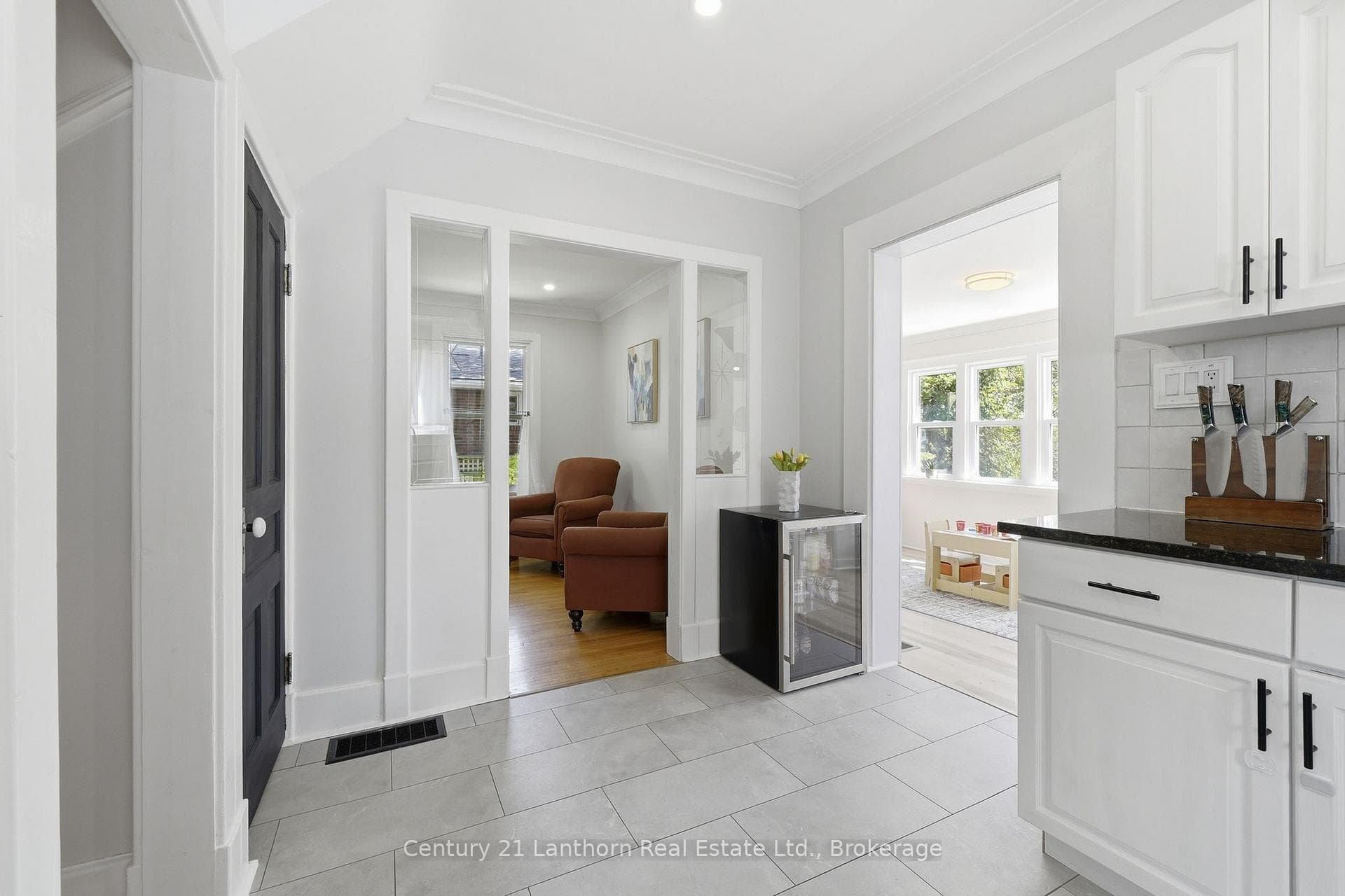 239 Foster Avenue photo 17