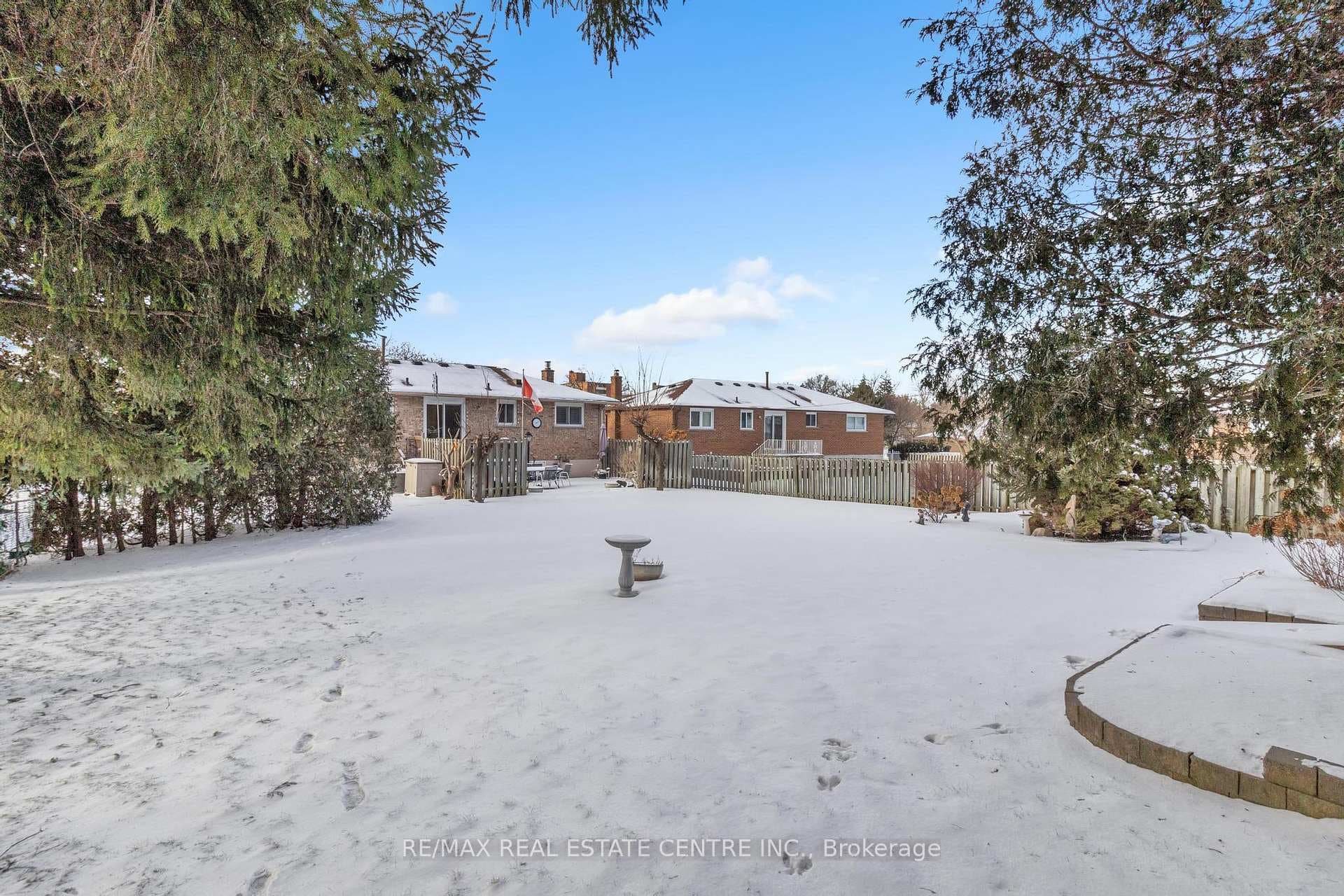 19 Meadowland Gate photo 38