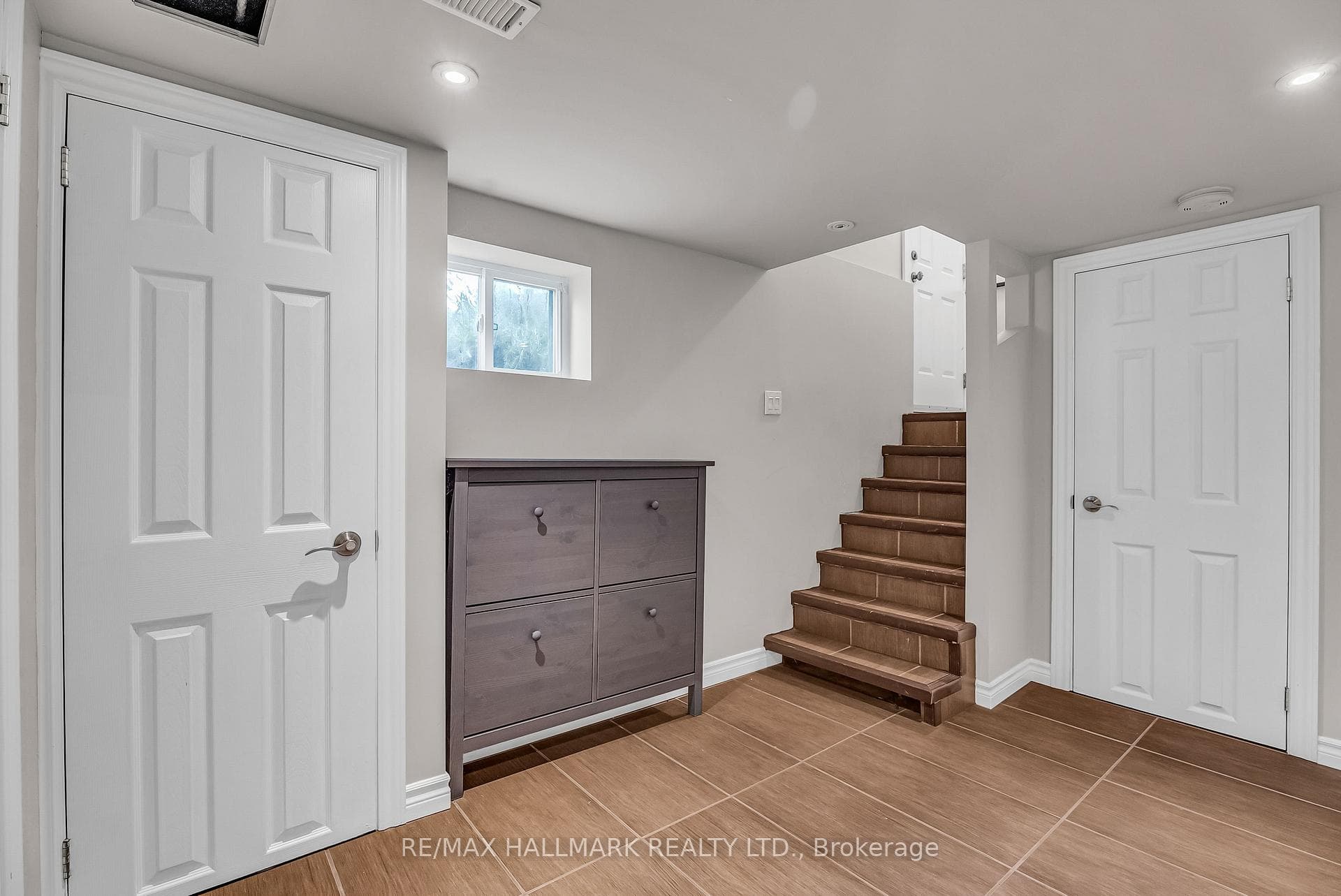 450 Cosburn Avenue photo 6