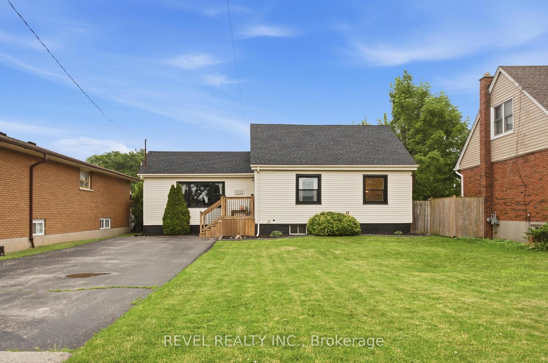 481 Upper Gage Avenue photo 2