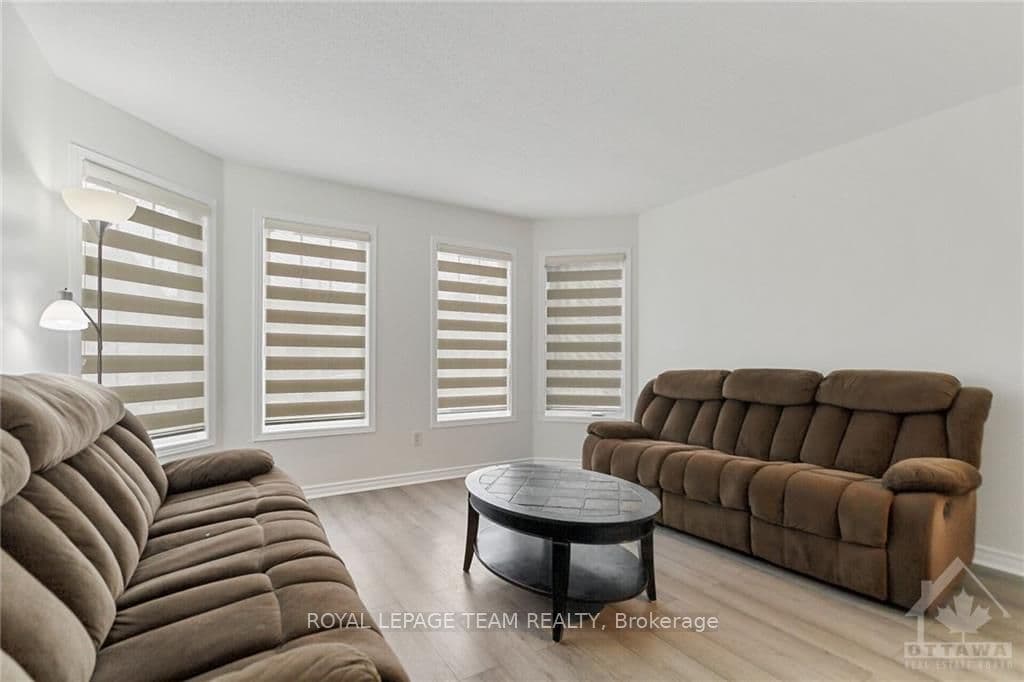 257 CRESTHAVEN Drive photo 6