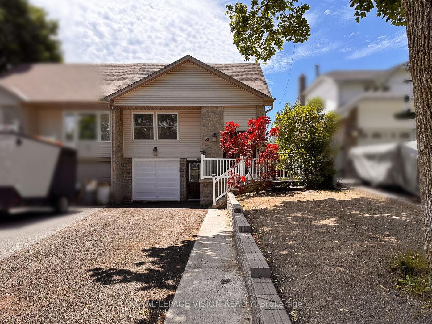 32 Goldring Drive photo 2