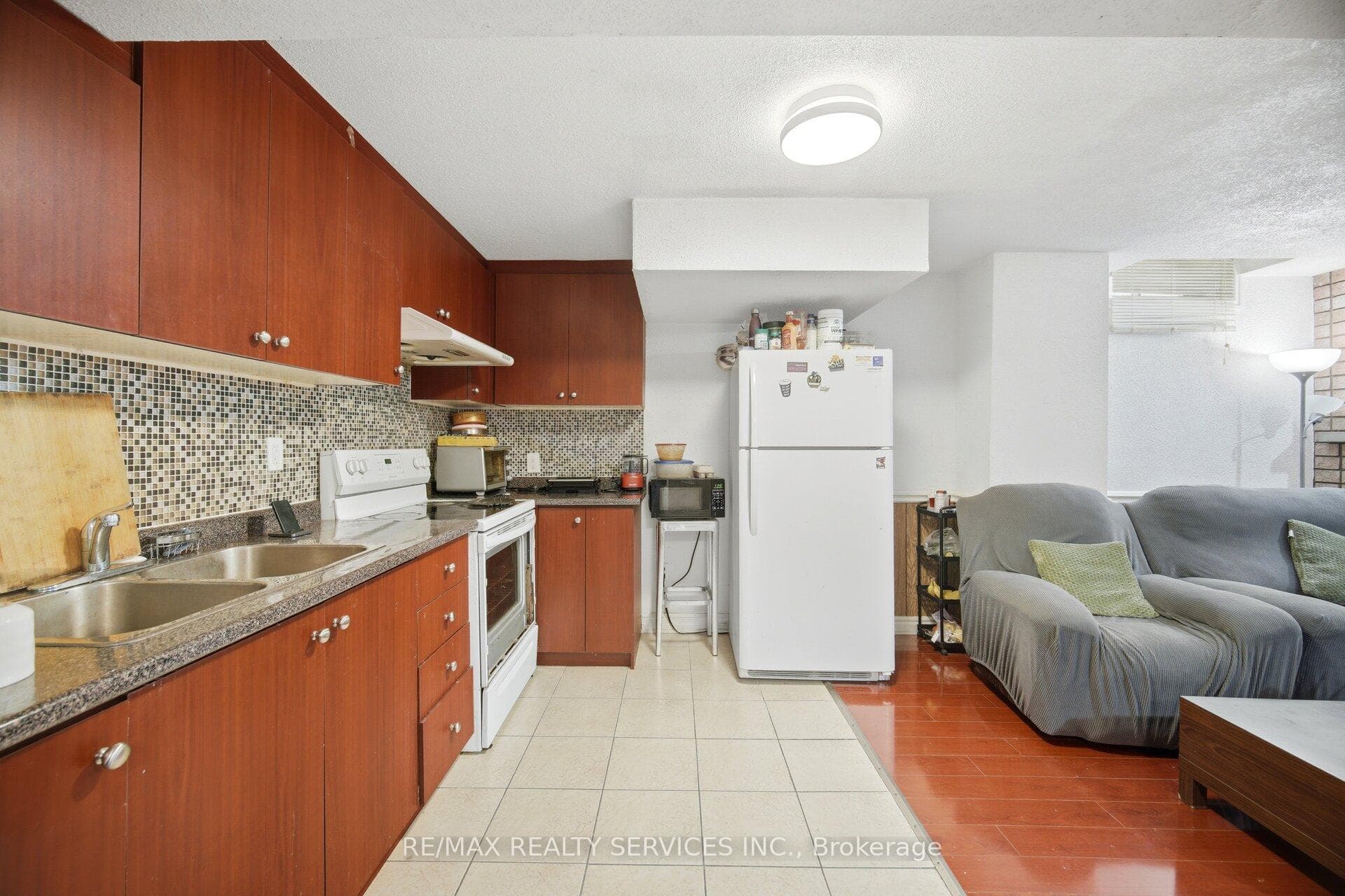 26 Sunforest Drive photo 36