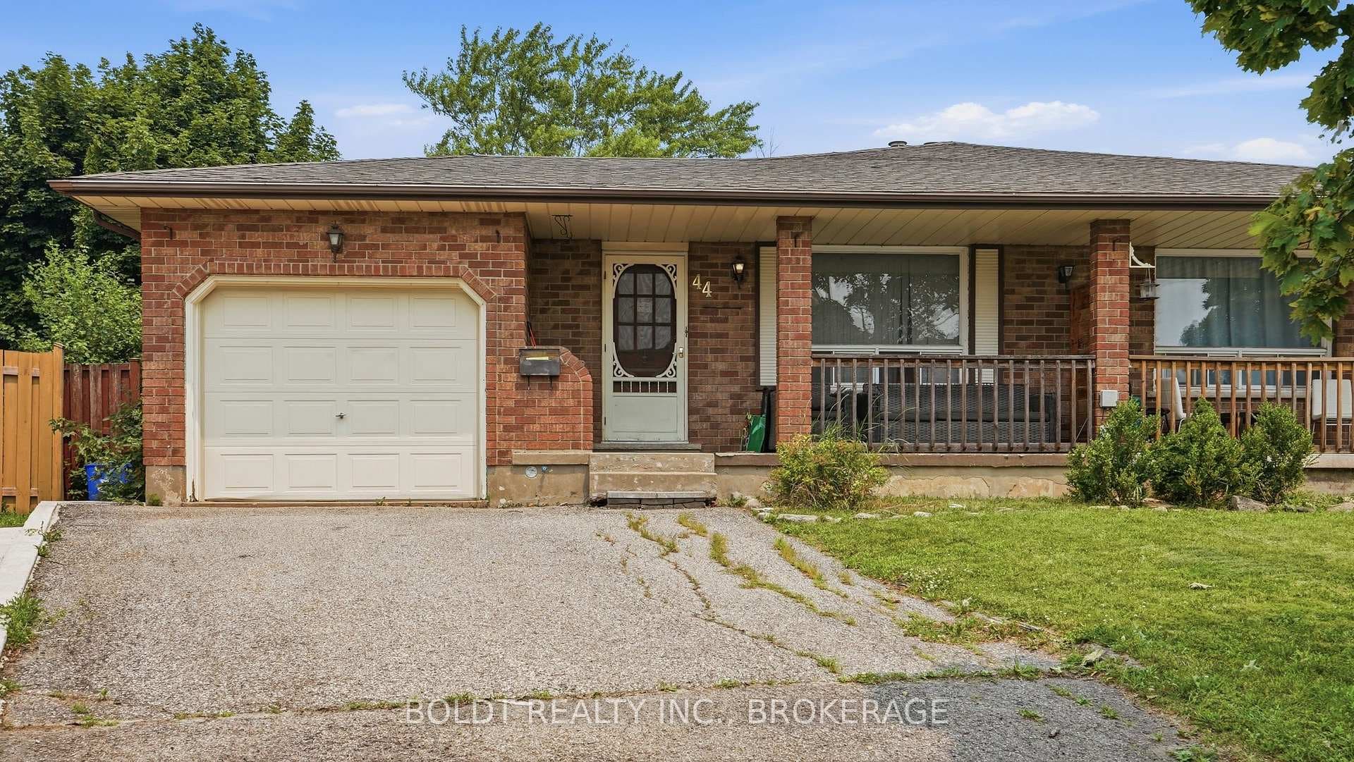 44 Culligan Crescent photo 3