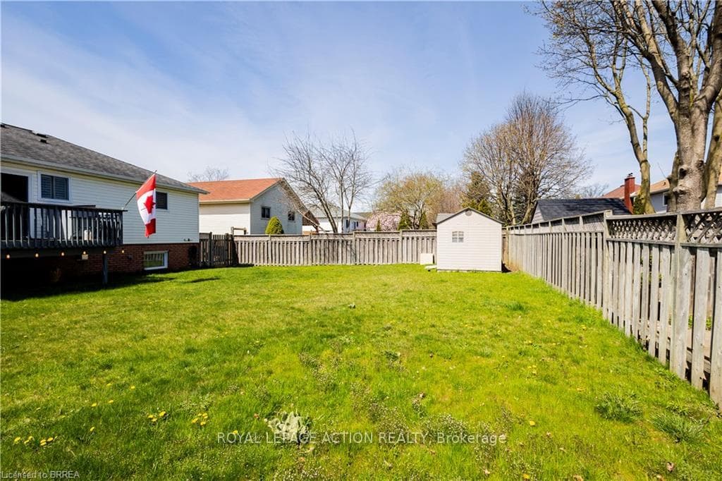12 CHRISTIE Lane photo 18