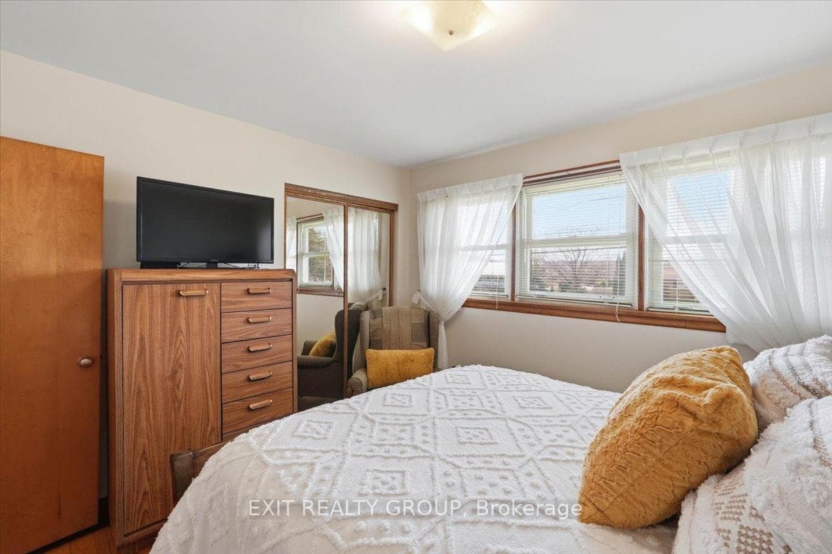 188 Riverside Parkway photo 18