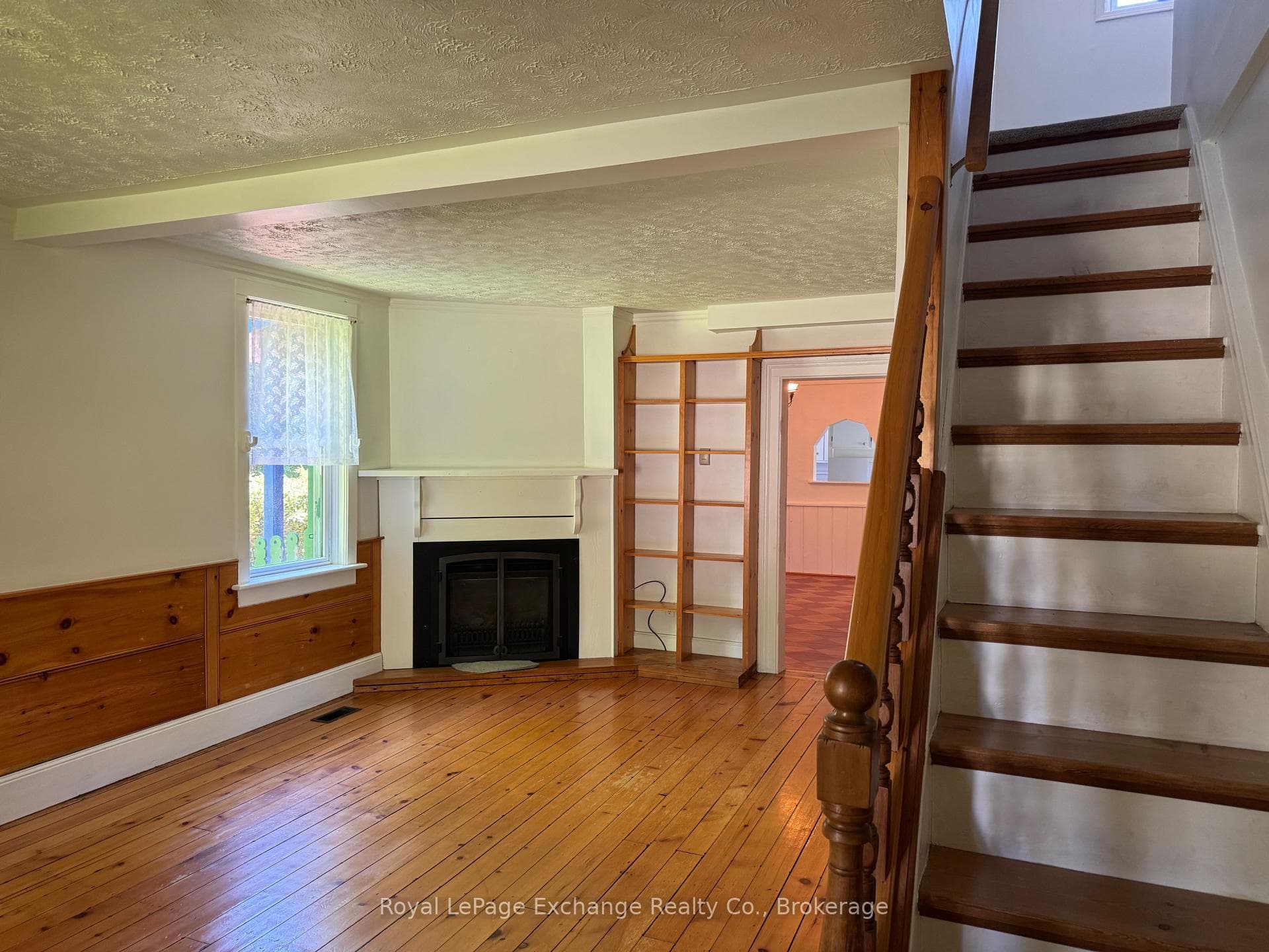251 St. Albert Street photo 12