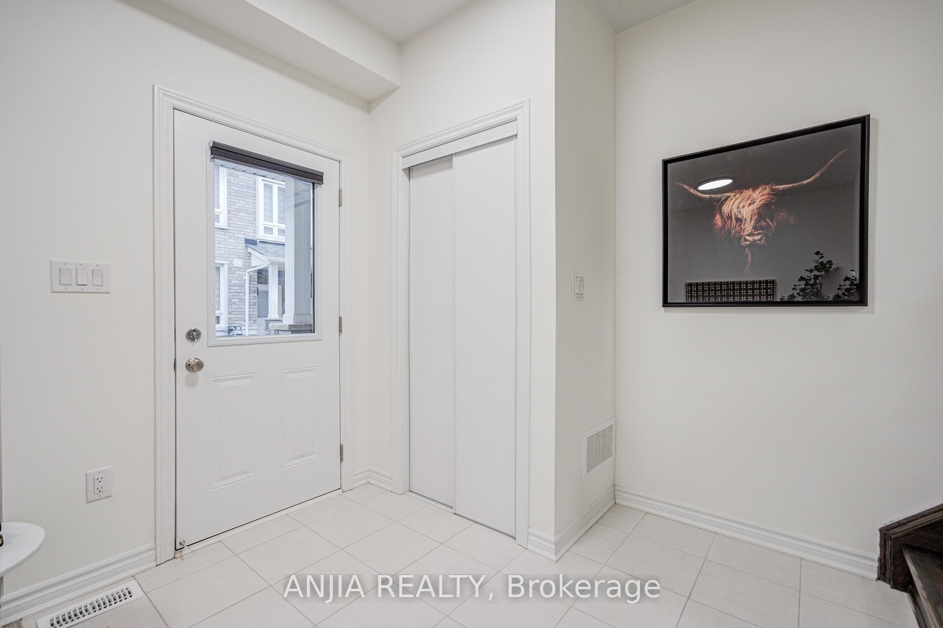 82 Chicago Lane photo 7