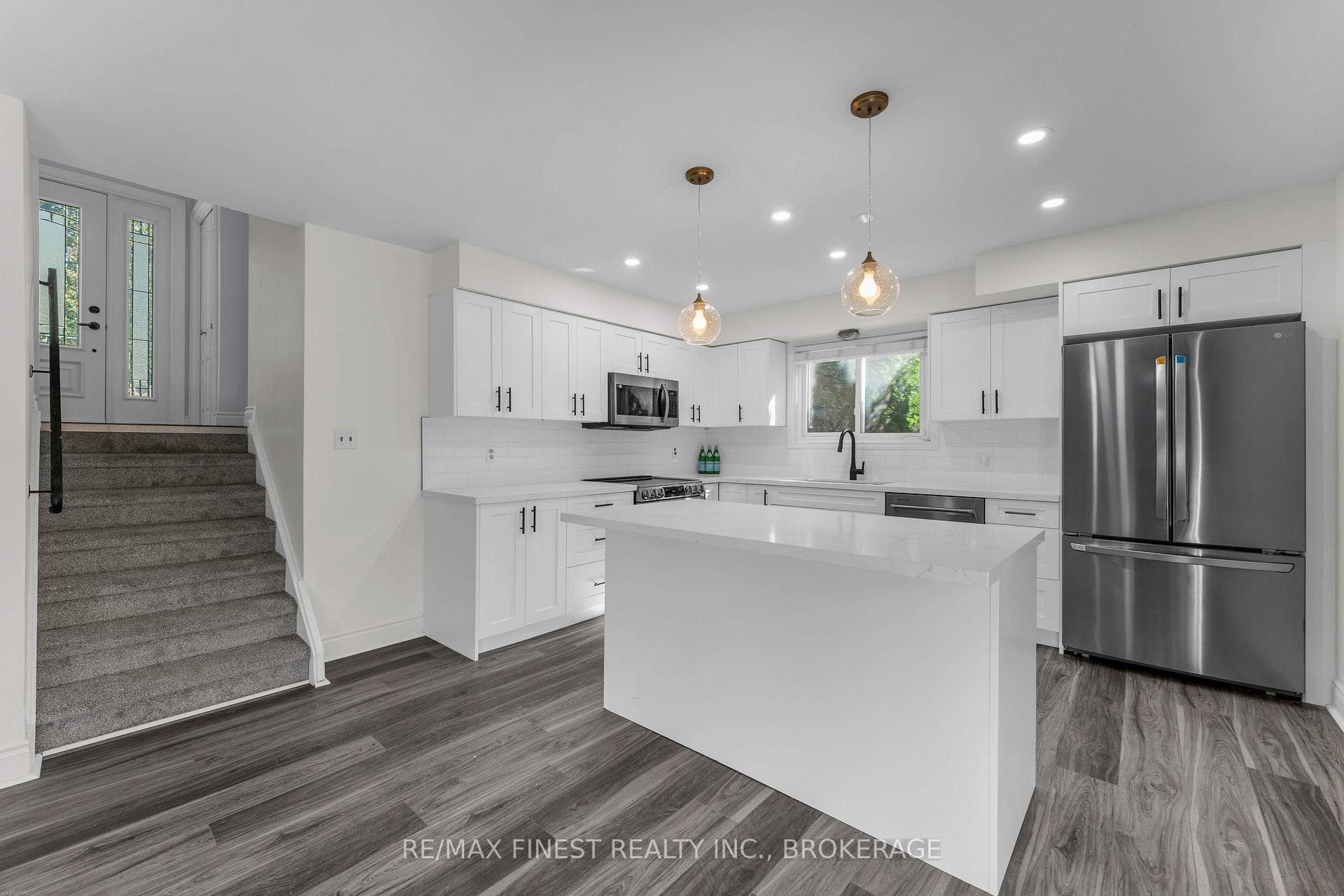60 Sherwood Drive photo 11