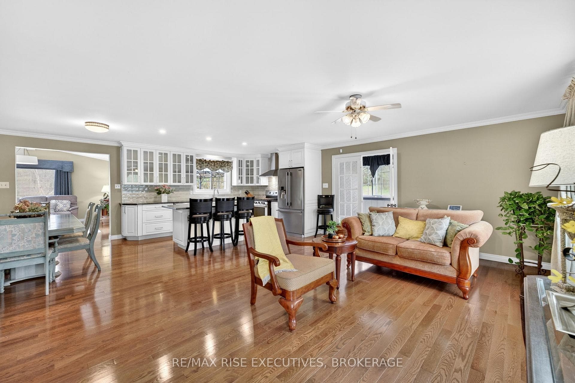2405 Rideau Ferry Road photo 8