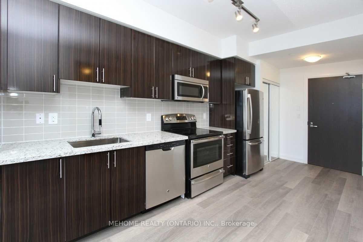 7161 Yonge Street Unit 1135 photo 3