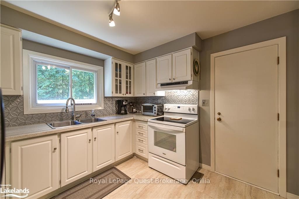 160 PARKSIDE Drive photo 12