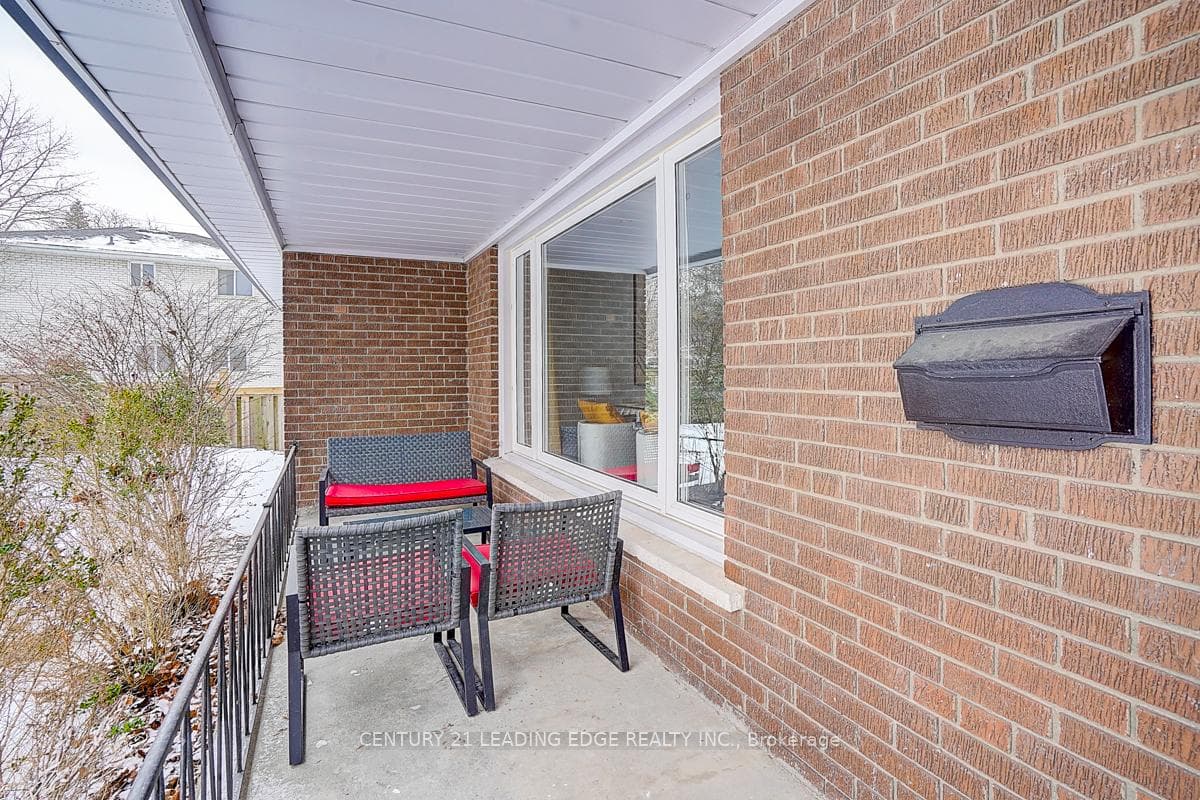 234 Shaughnessy Boulevard photo 3