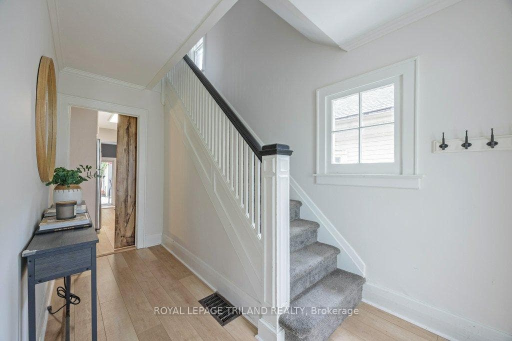818 Talbot Street photo 6