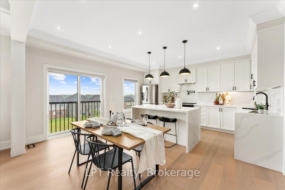 47 Atlantis Drive photo 9