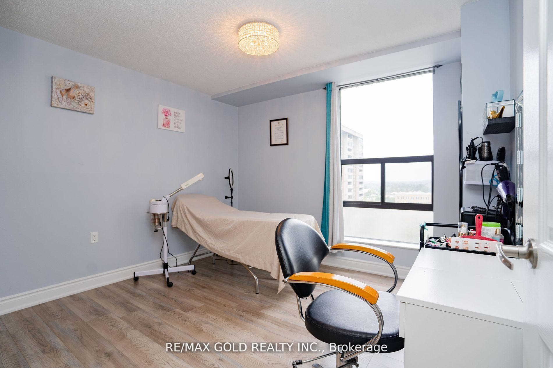 18 Knightsbridge Road Unit 1211 photo 35