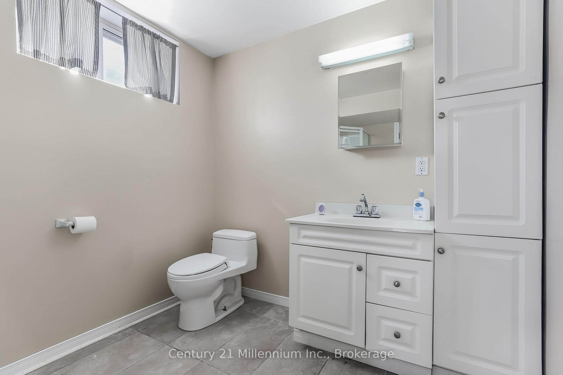 Unit 4 3+2 bedrooms, 2 baths, forced air gas w/AC