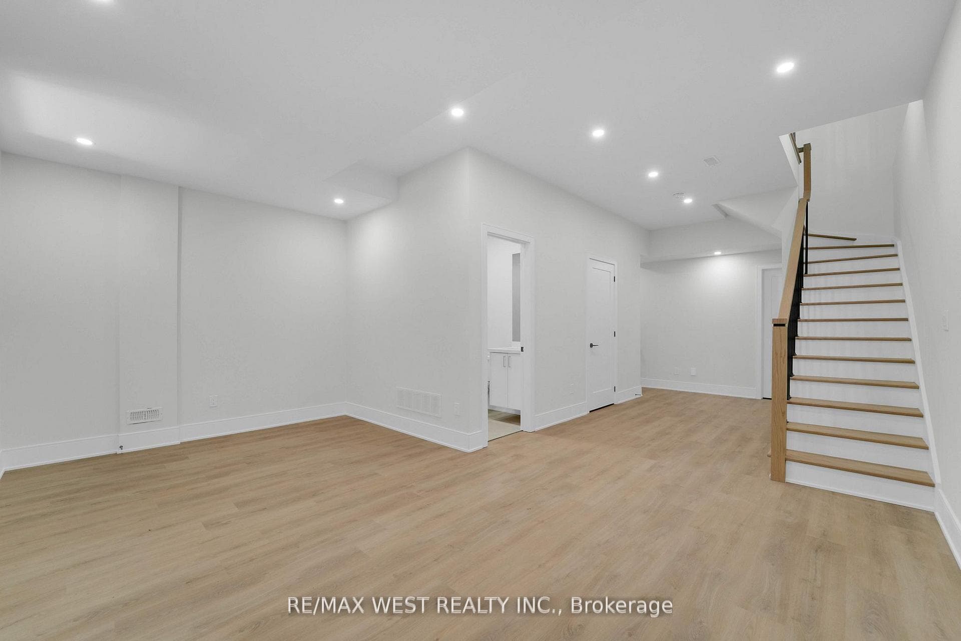 35A Frances Avenue photo 42