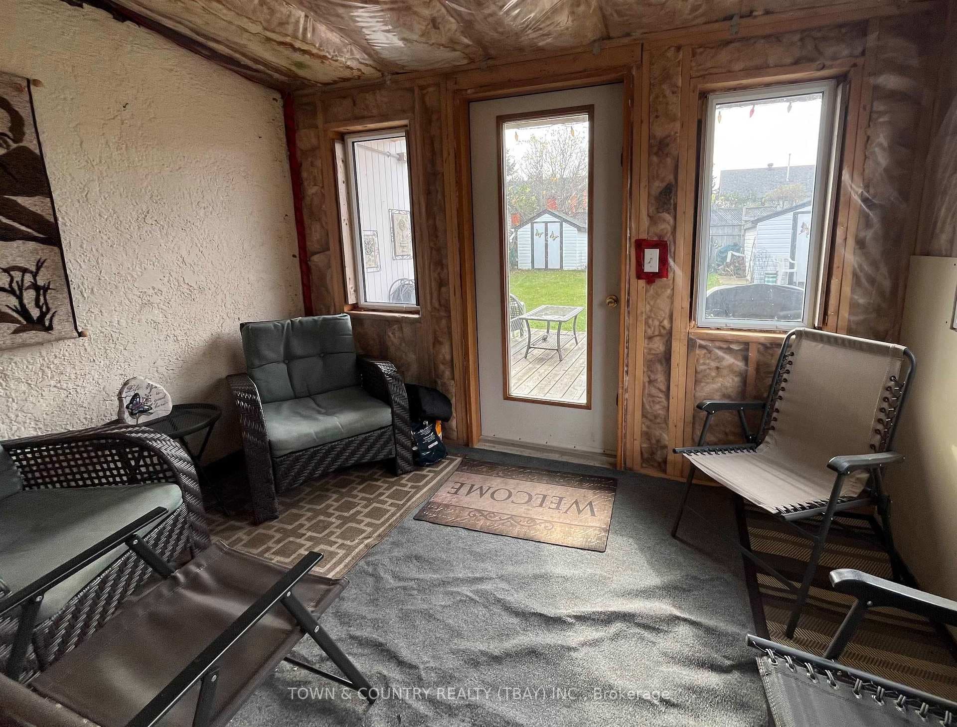 89 Parsons Avenue photo 10
