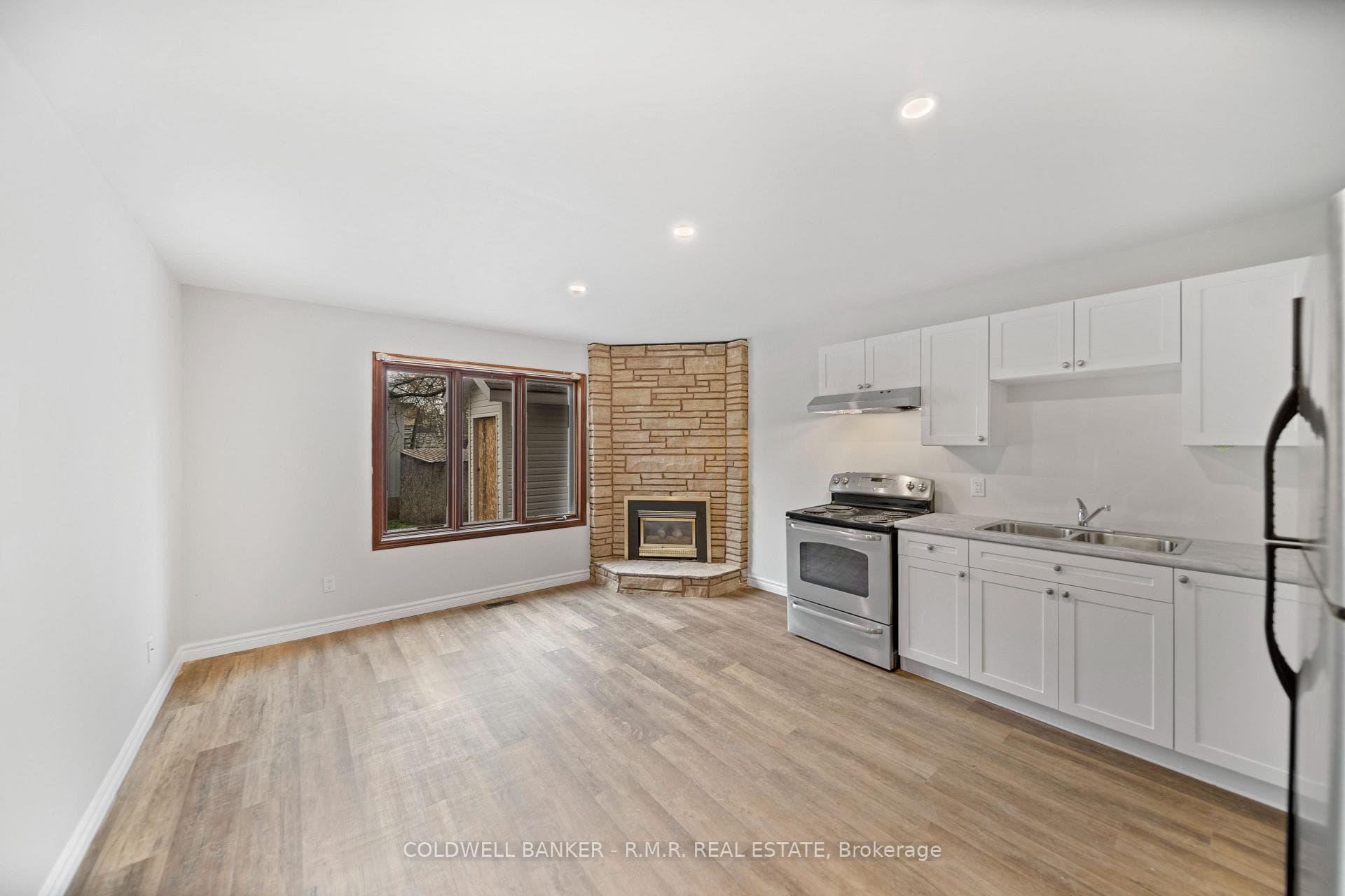 60 Albert Street photo 5